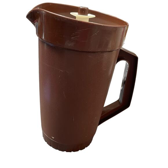 Vintage Tupperware 2 Quart Pitcher Push Button Lid Seal Juice Tea Brown 800 802 - Picture 13 of 13